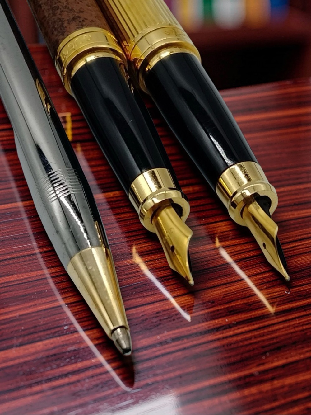 GUCCI 3-Pc Pen Set: Accessory Collection 🔥 - Picture 4 of 10